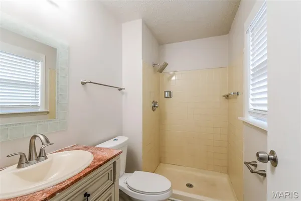 $2,050 | 15520 Ninety-Seventh Avenue, Florissant, MO 63034