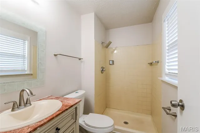 $2,050 | 15520 Ninety-Seventh Avenue, Florissant, MO 63034