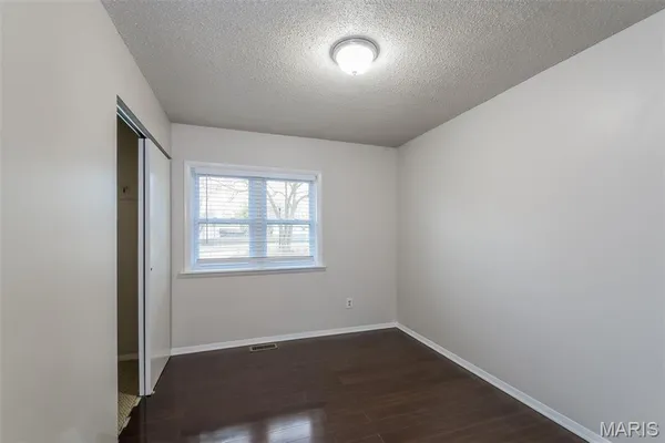 $2,050 | 15520 Ninety-Seventh Avenue, Florissant, MO 63034