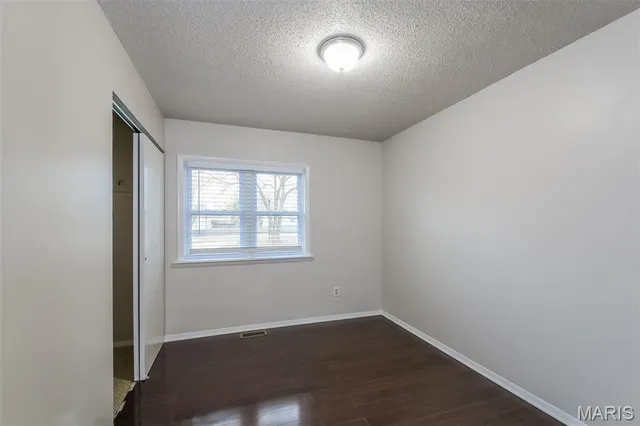 $2,050 | 15520 Ninety-Seventh Avenue, Florissant, MO 63034