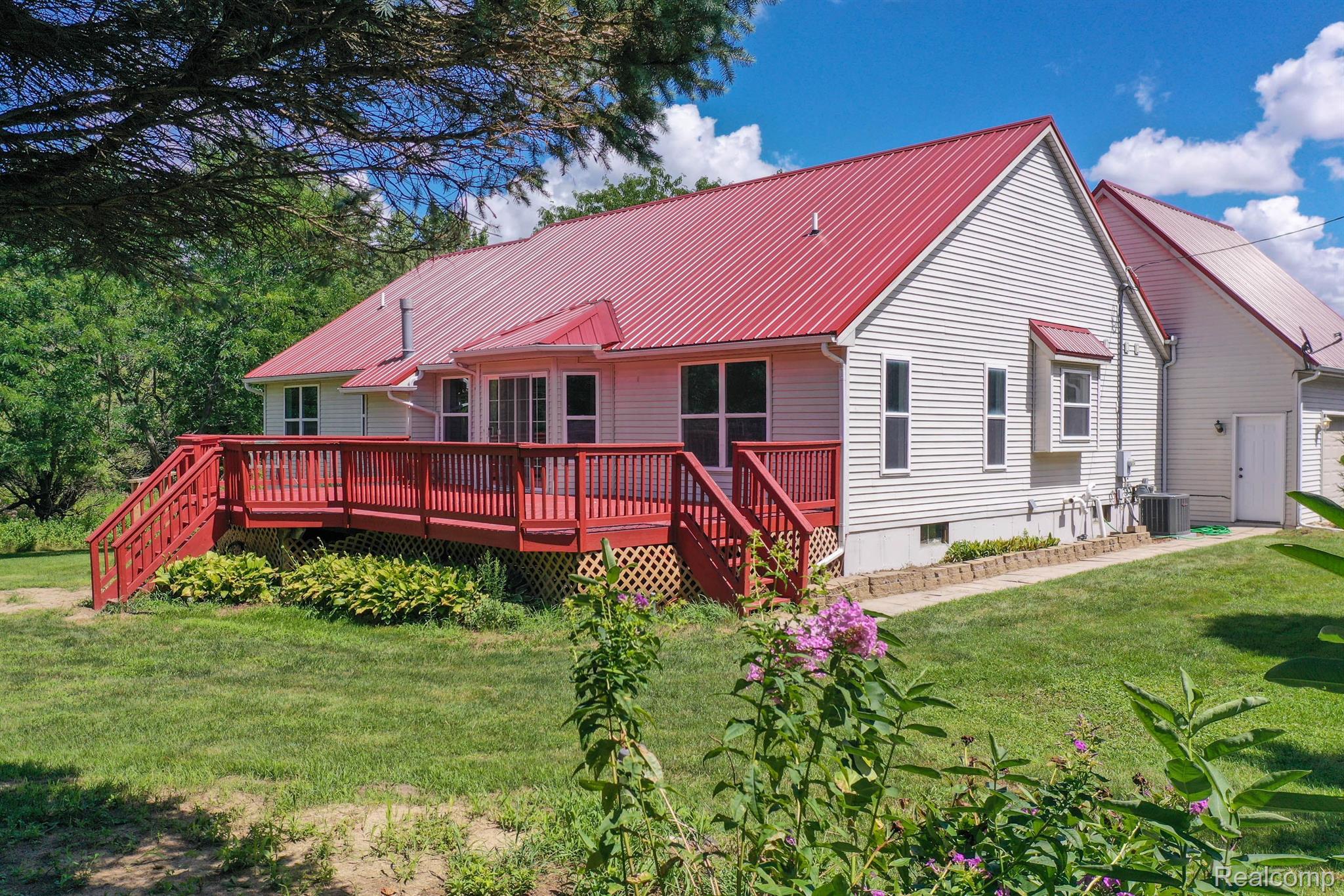6939 Sanford Road Howell, MI 48855 - Photo 37 of 45 Gallery Image 37