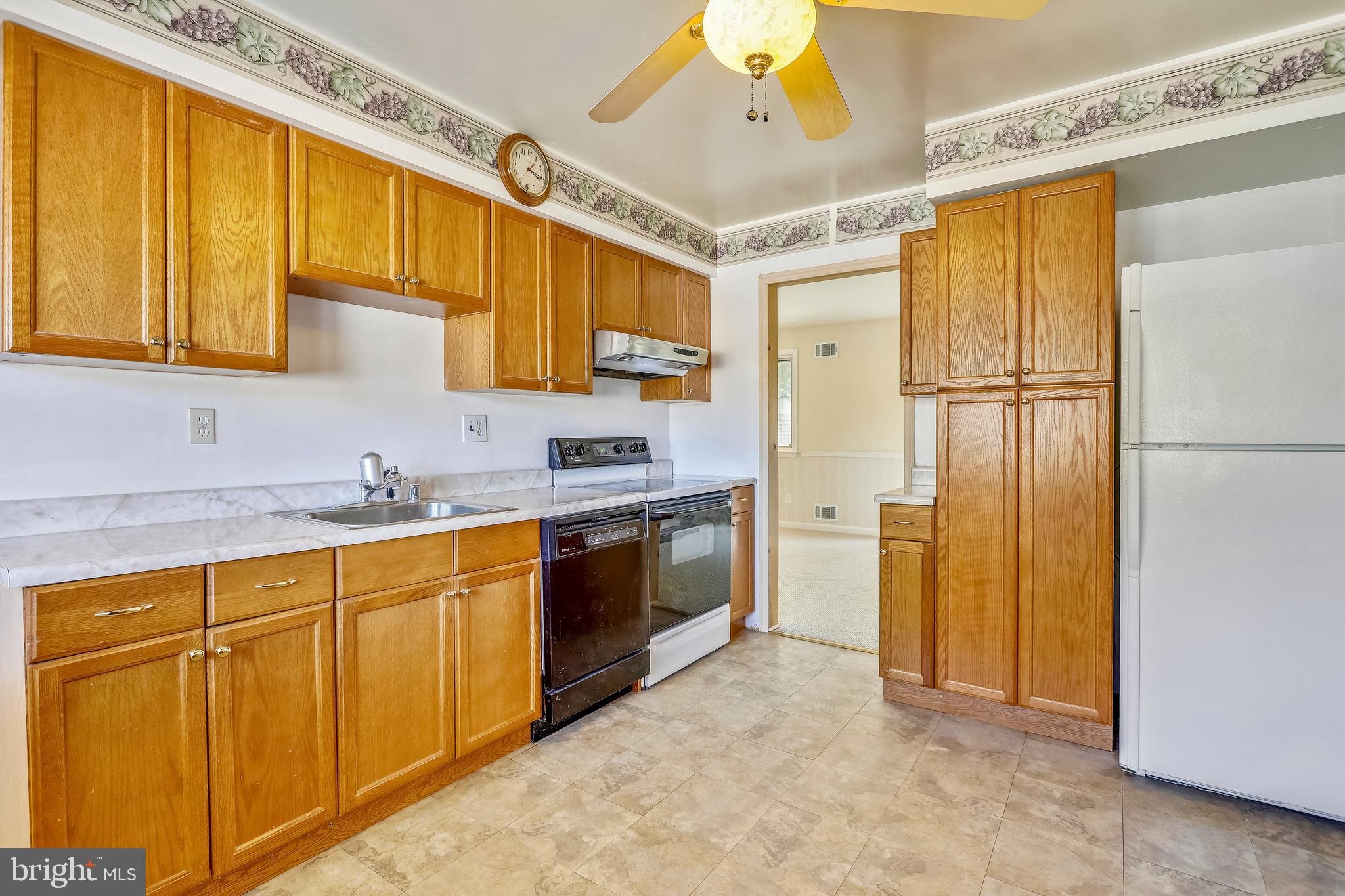 400 University Boulevard West Silver Spring, MD 20901 - Photo 14 of 56 Kitchen