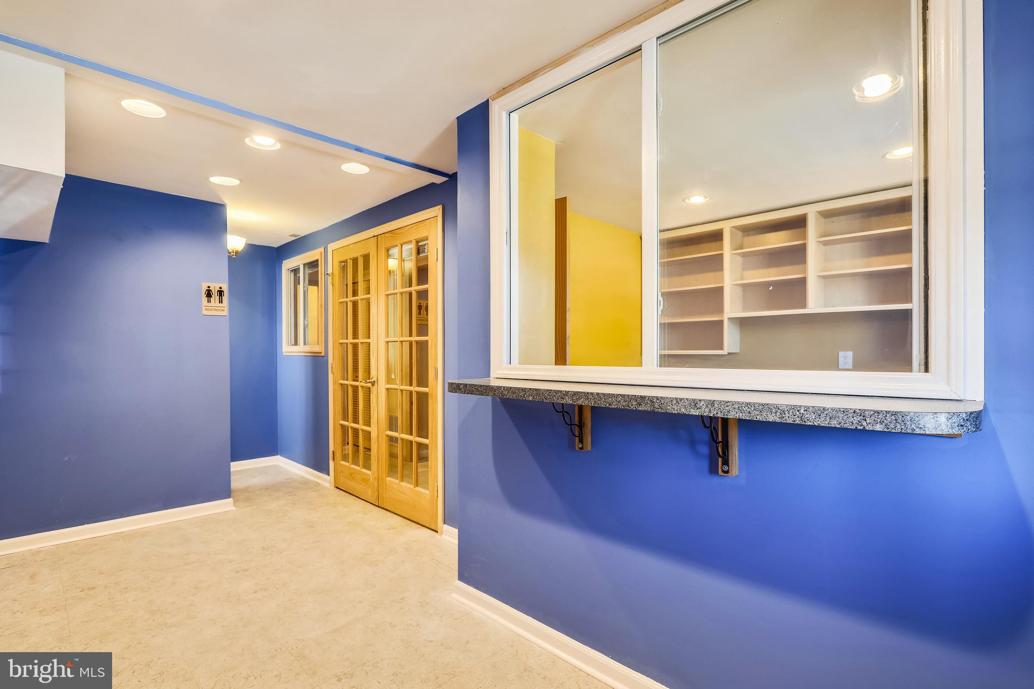 400 University Boulevard West Silver Spring, MD 20901 - Photo 28 of 56 Foyer