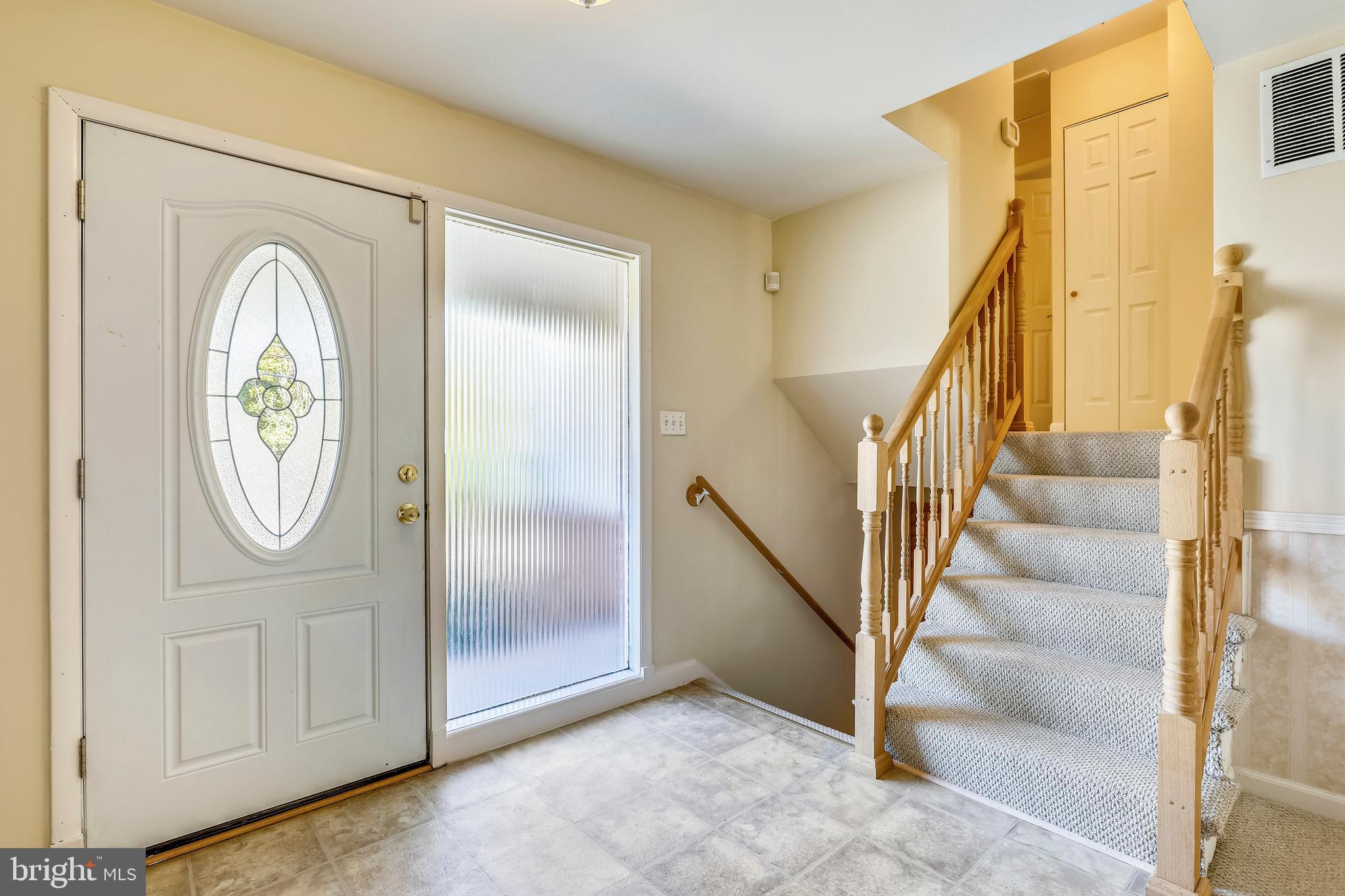 400 University Boulevard West Silver Spring, MD 20901 - Photo 4 of 56 Foyer Entry