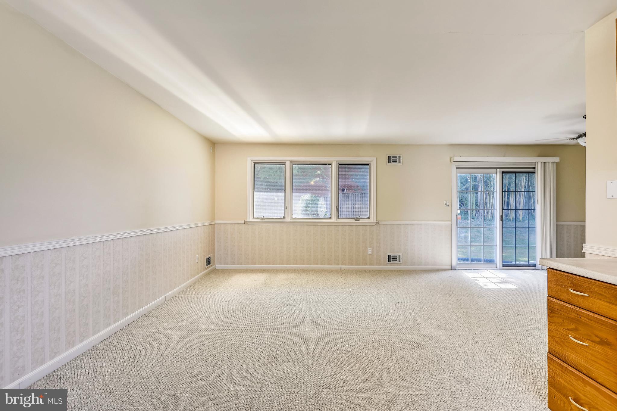 400 University Boulevard West Silver Spring, MD 20901 - Photo 5 of 56 Living Room