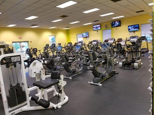 113 Waltham East West Palm Beach, FL 33417 - Photo 18 of 24 a view of a room with gym equipment