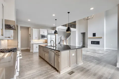 $2,999,995 | 8124 Boiling Spgs Place, Brentwood, TN 37027