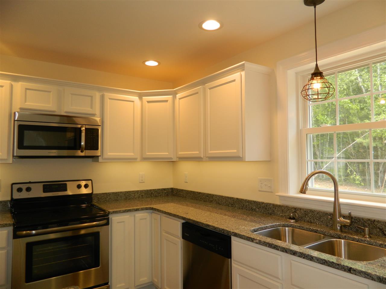 125 Turnpike Road Northfield, NH 03276 - Photo 5 of 26 Gallery Image 5