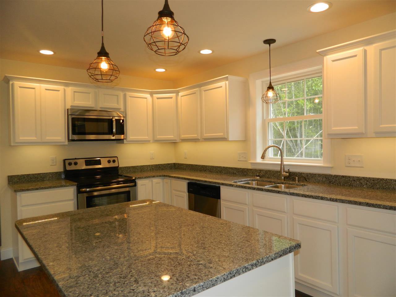 125 Turnpike Road Northfield, NH 03276 - Photo 6 of 26 Gallery Image 6