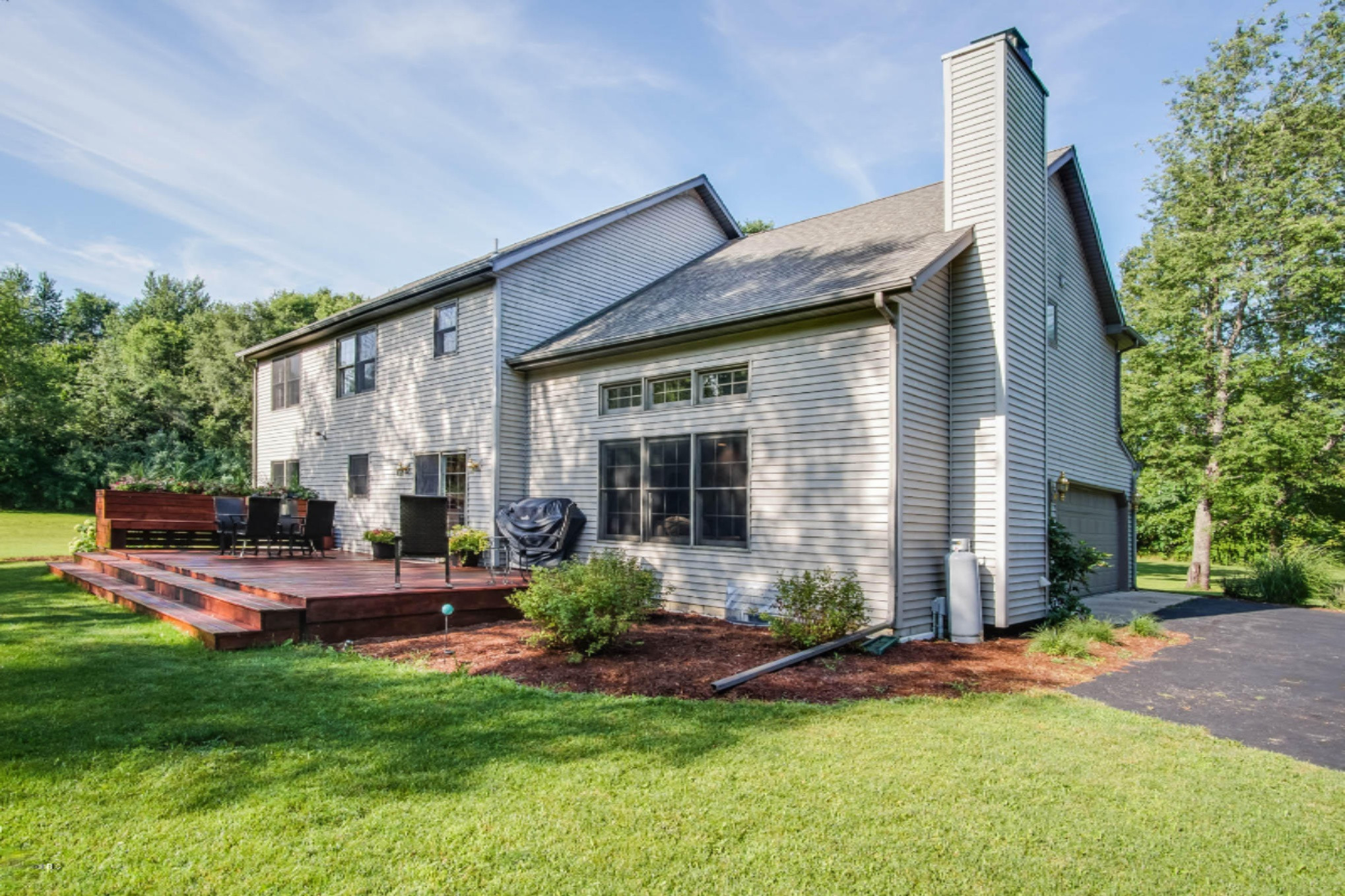 605 Nichols Road Benton Harbor, MI 49022 - Photo 13 of 60 DSC05040Blending