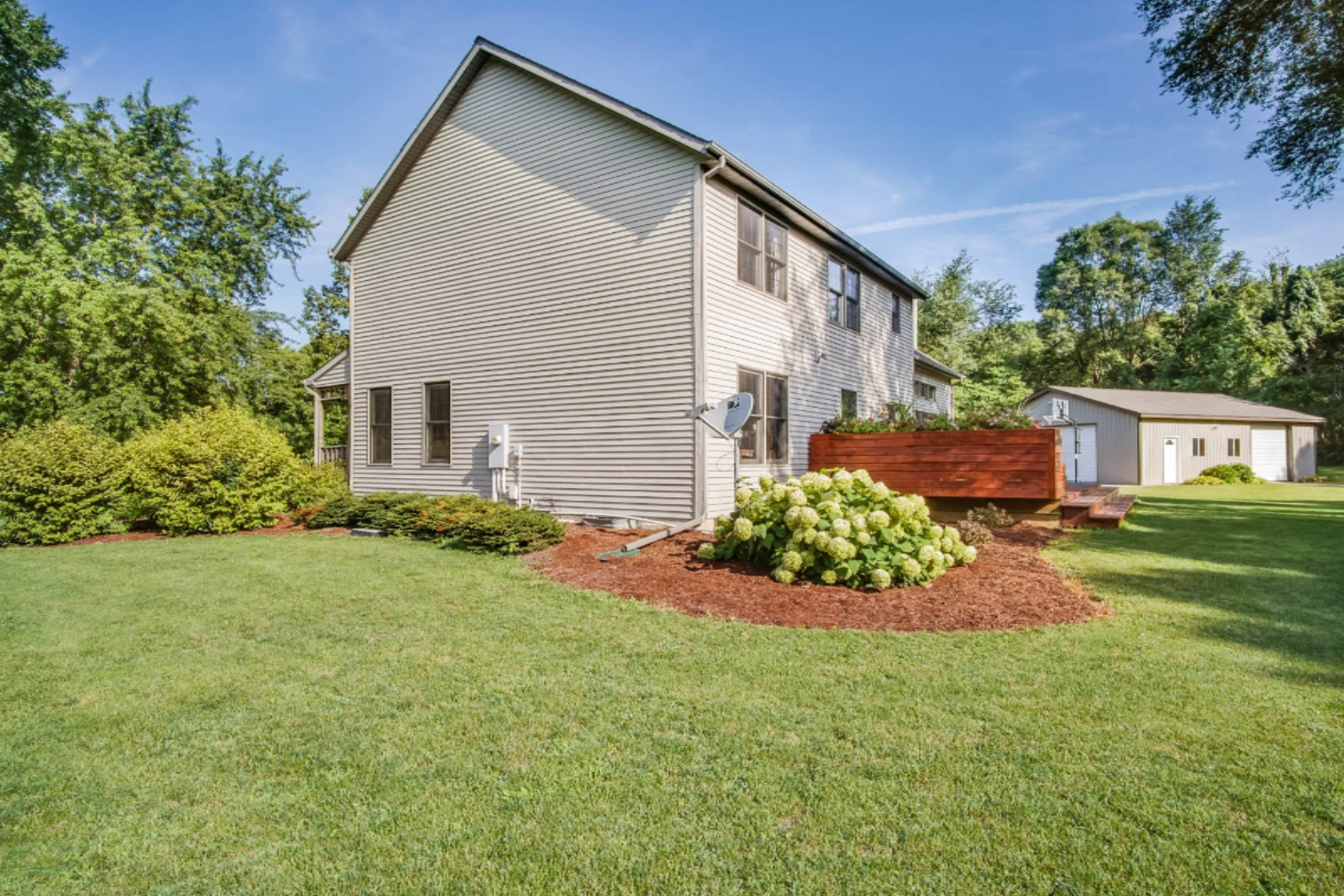 605 Nichols Road Benton Harbor, MI 49022 - Photo 15 of 60 DSC05046Blending