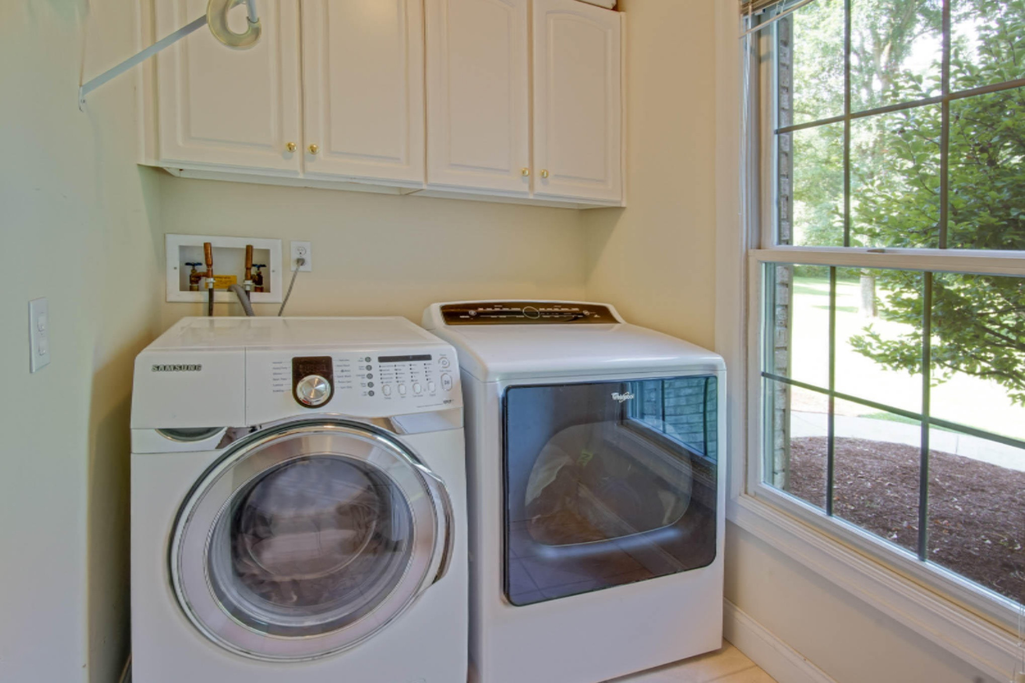 605 Nichols Road Benton Harbor, MI 49022 - Photo 28 of 60 DSC05116Blending