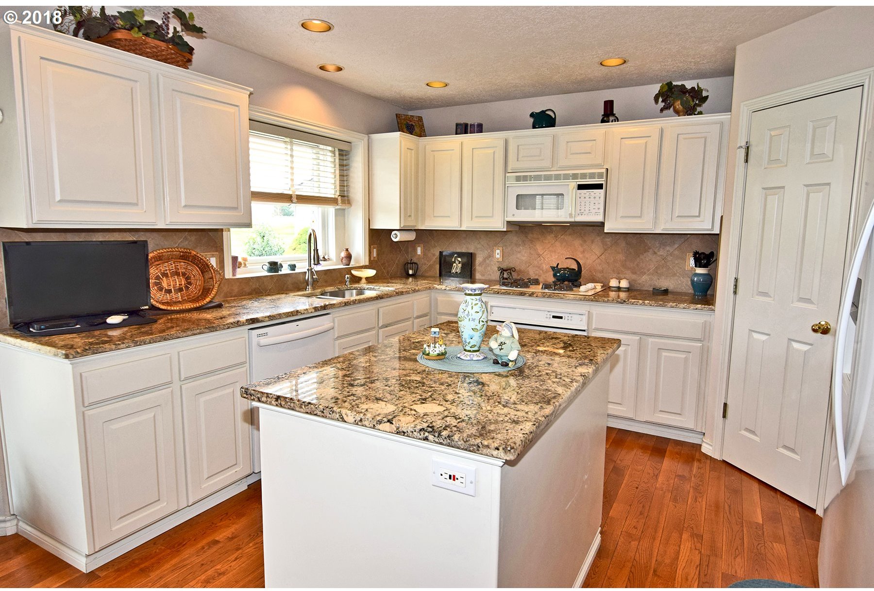 2310 Miller Farm Road Woodburn, OR 97071 - Photo 7 of 32 Gallery Image 7
