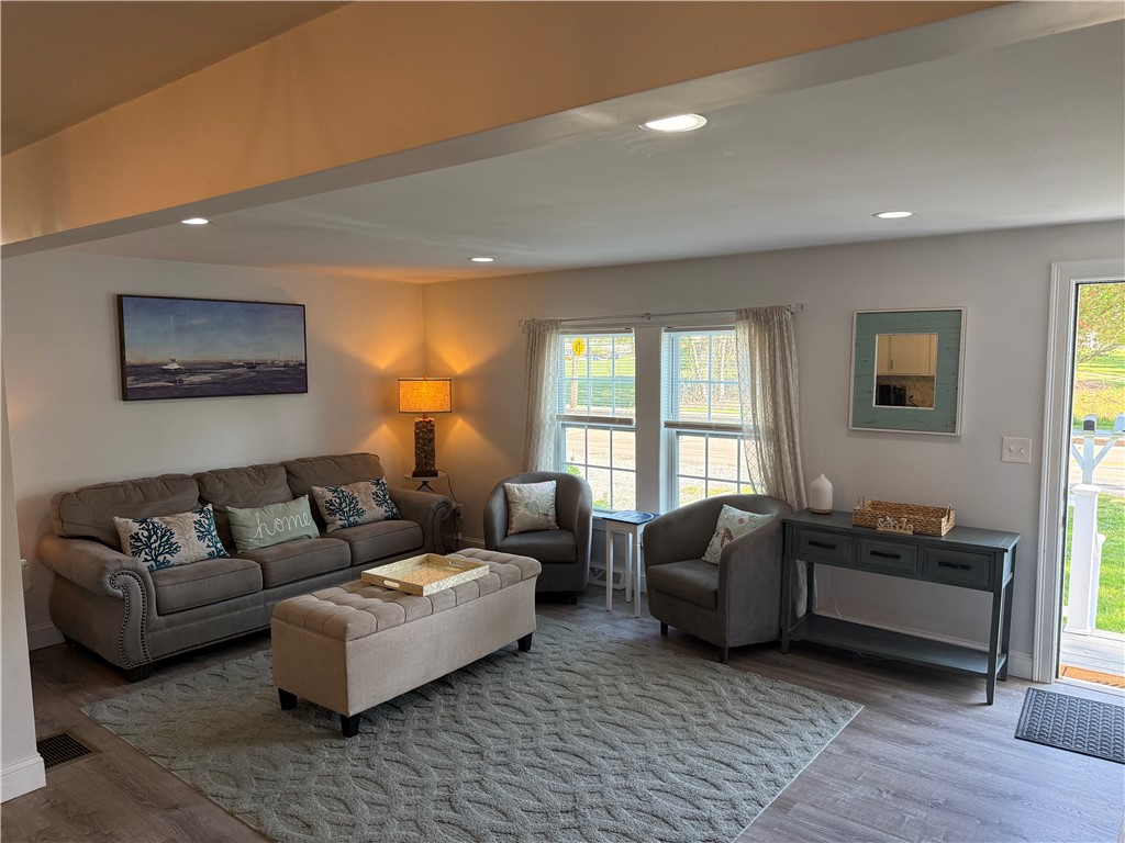 194 South Pier Road Narragansett, RI 02882 - Photo 17 of 30