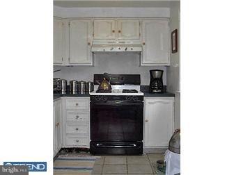 497 Ripka Street Philadelphia, PA 19128 - Photo 6 of 12 Kitchen
