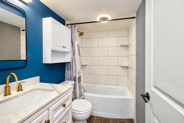 $89,900 | 8641 North Servite Drive, Unit 109, Milwaukee, WI 53223