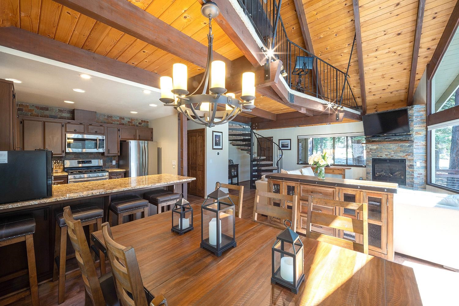 11928 Chamonix Road Truckee, CA 96161 - Photo 7 of 21 Gallery Image 7