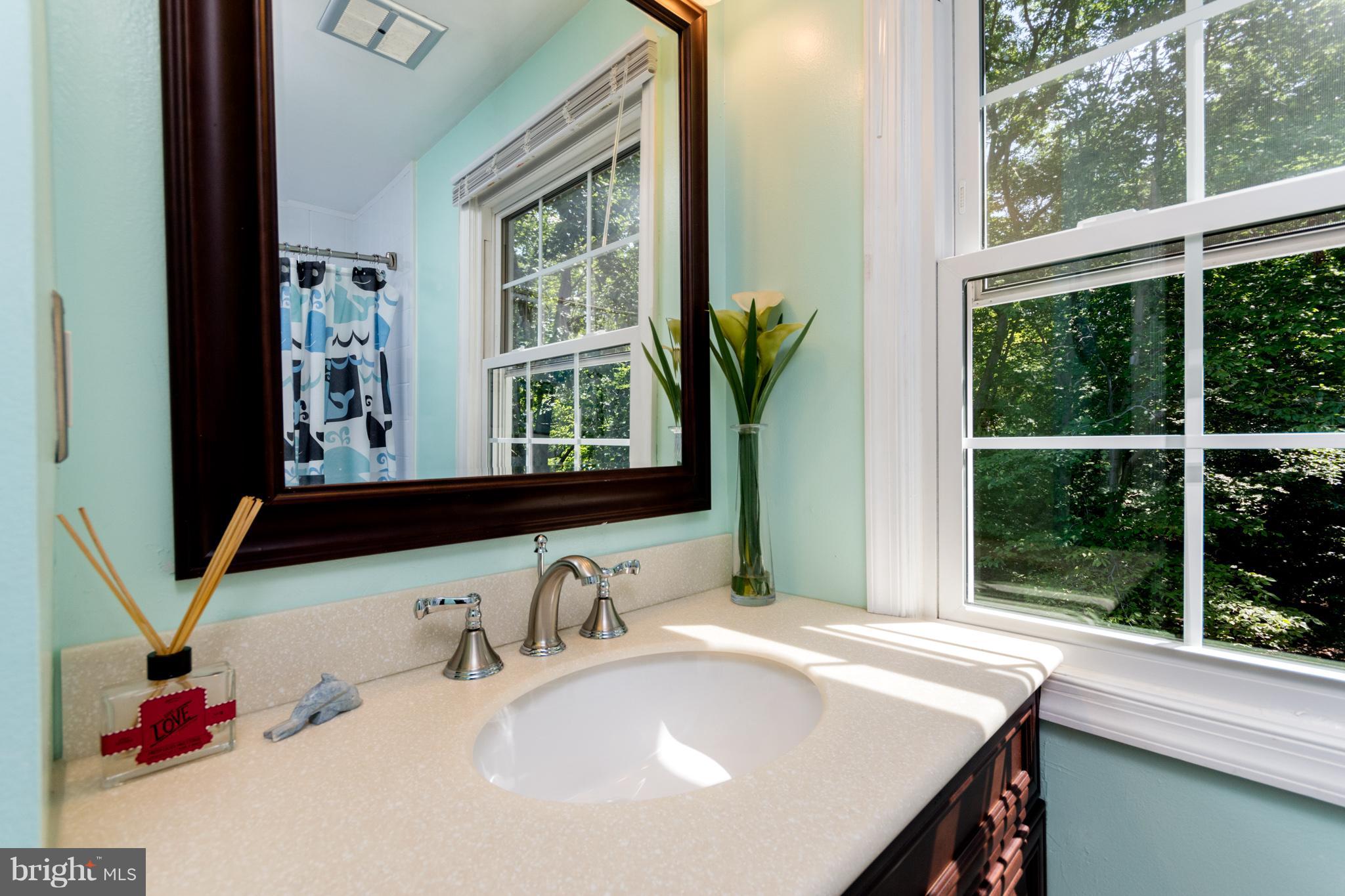 9945 Boise Road Laurel, MD 20708 - Photo 21 of 27 Full hall bath.