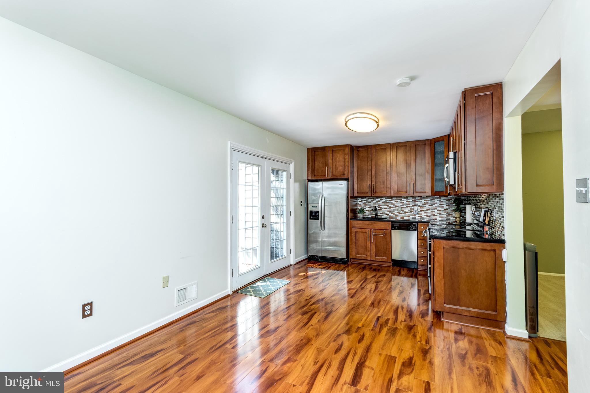 9945 Boise Road Laurel, MD 20708 - Photo 8 of 27 Large eat-in area off kitchen.
