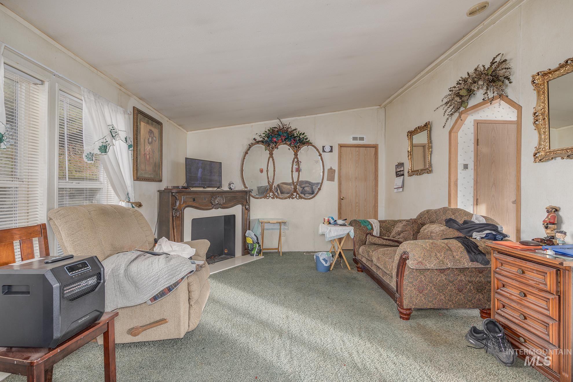 1445 Southeast Claude Road Ontario, OR 97914 - Photo 3 of 35