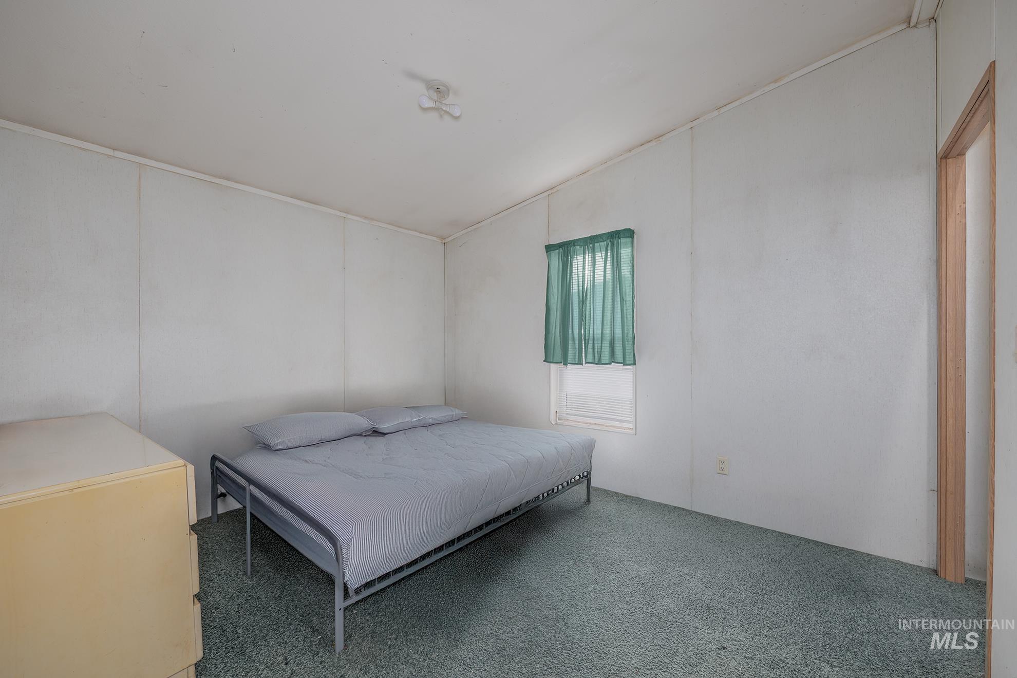 1445 Southeast Claude Road Ontario, OR 97914 - Photo 9 of 35