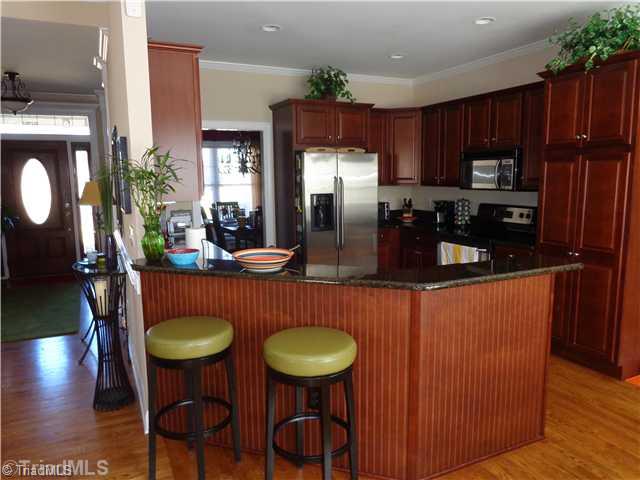 8124 Hawkins Road Clemmons, NC 27012 - Photo 6 of 9 Kitchen.