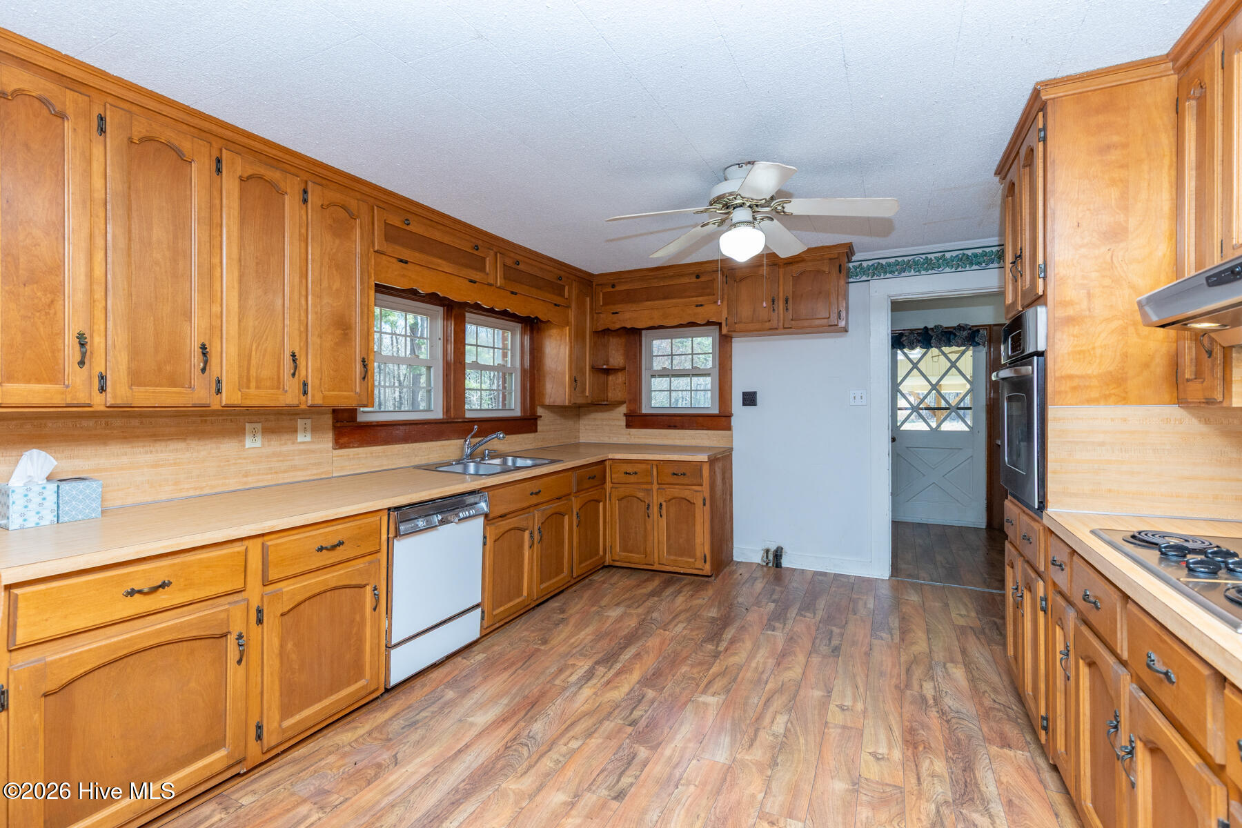 600 Mt Carmel Road Carthage, NC 28327 - Photo 6 of 33 kitchen2