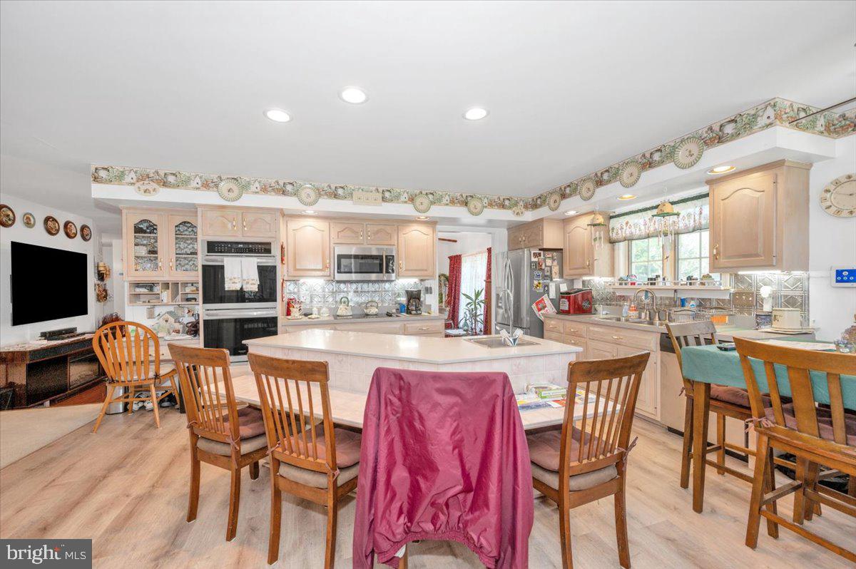 4810 Reyburn Court North Mount Airy, MD 21771 - Photo 20 of 61 Spacious kitchen with inviting charm.