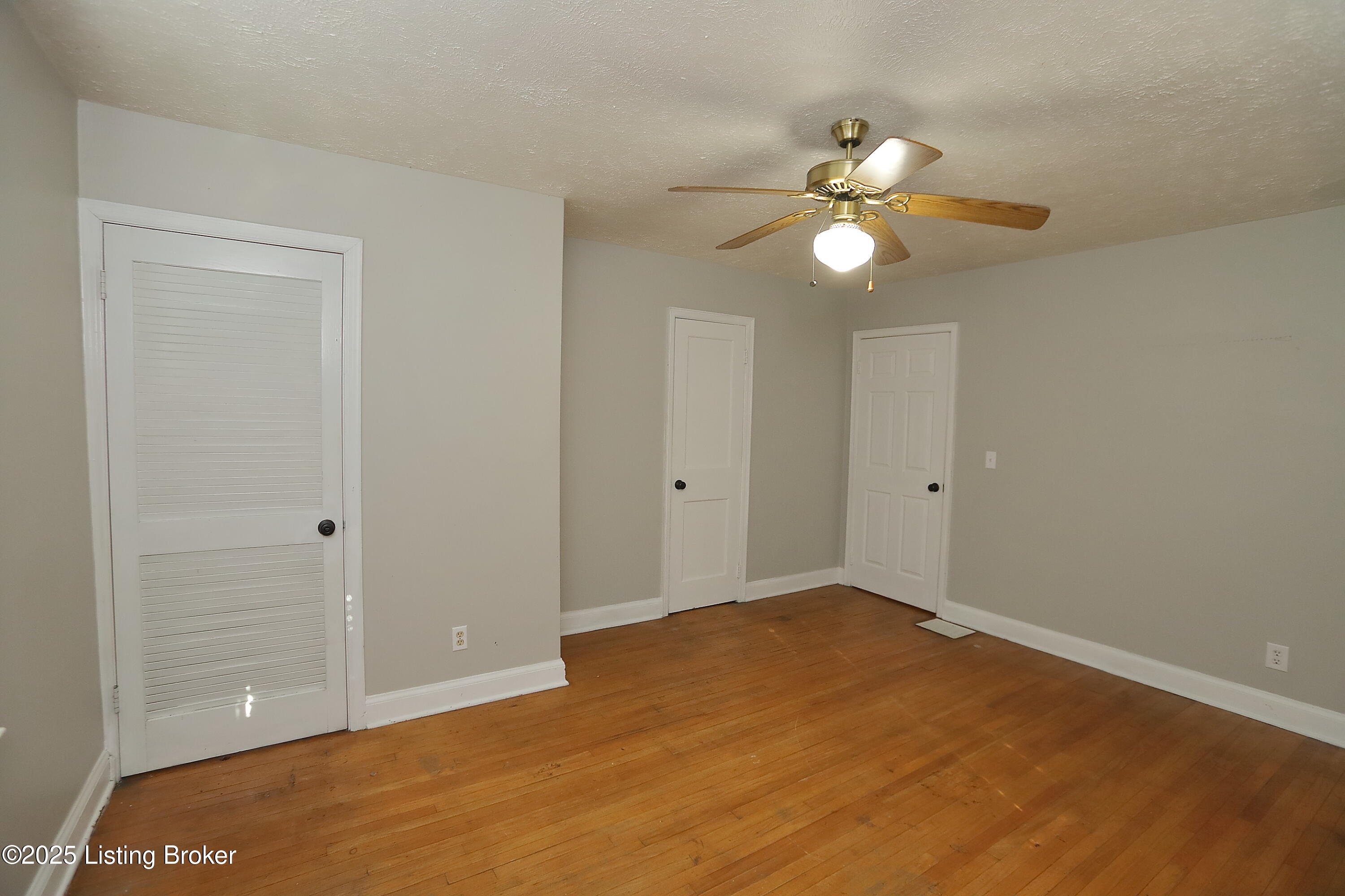 4143 Dover Road Louisville, KY 40216 - Photo 23 of 59 Bedroom 2
