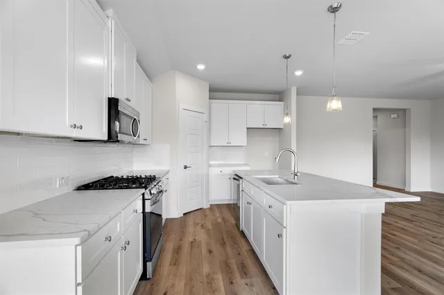 $420,000 | 623 Kyle Drive, Tioga, TX 76271