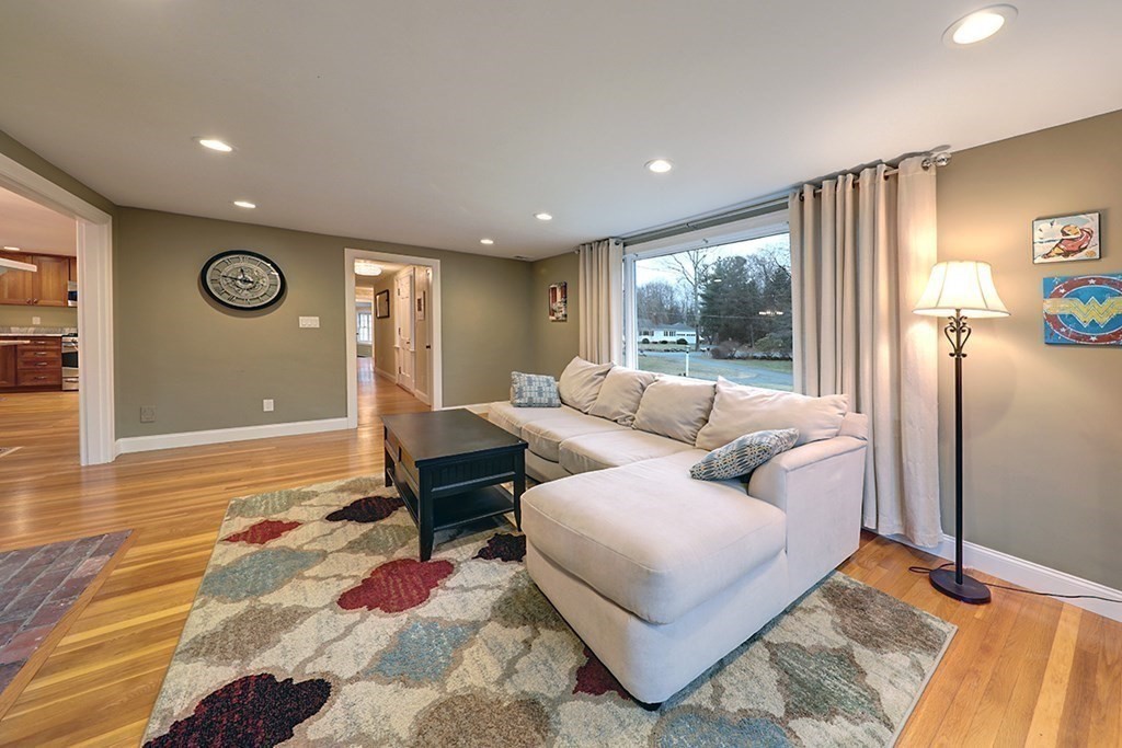 5 Howlett Street Topsfield, MA 01983 - Photo 8 of 24 Gallery Image 8
