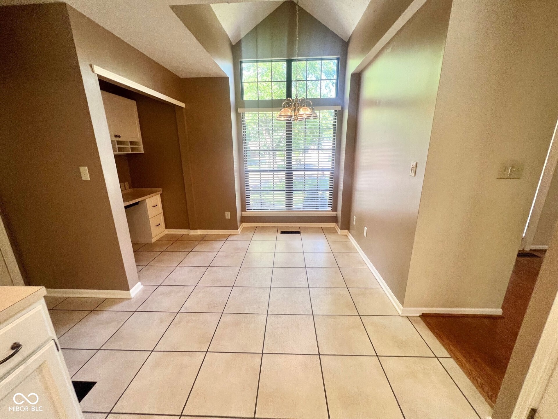5329 Hawks Point Road Indianapolis, IN 46226 - Photo 5 of 10 Gallery Image 5