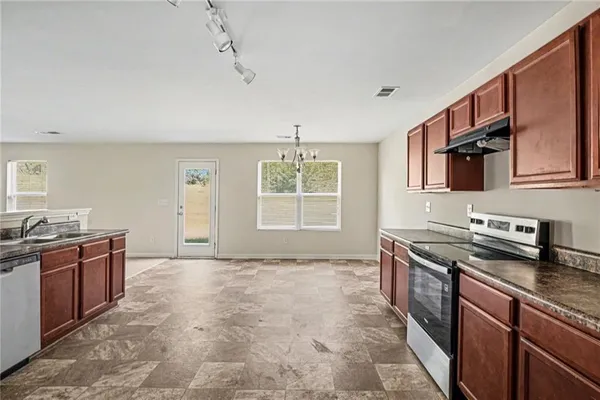 $325,000 | 1160 Pebble Ridge Drive, Hampton, GA 30228