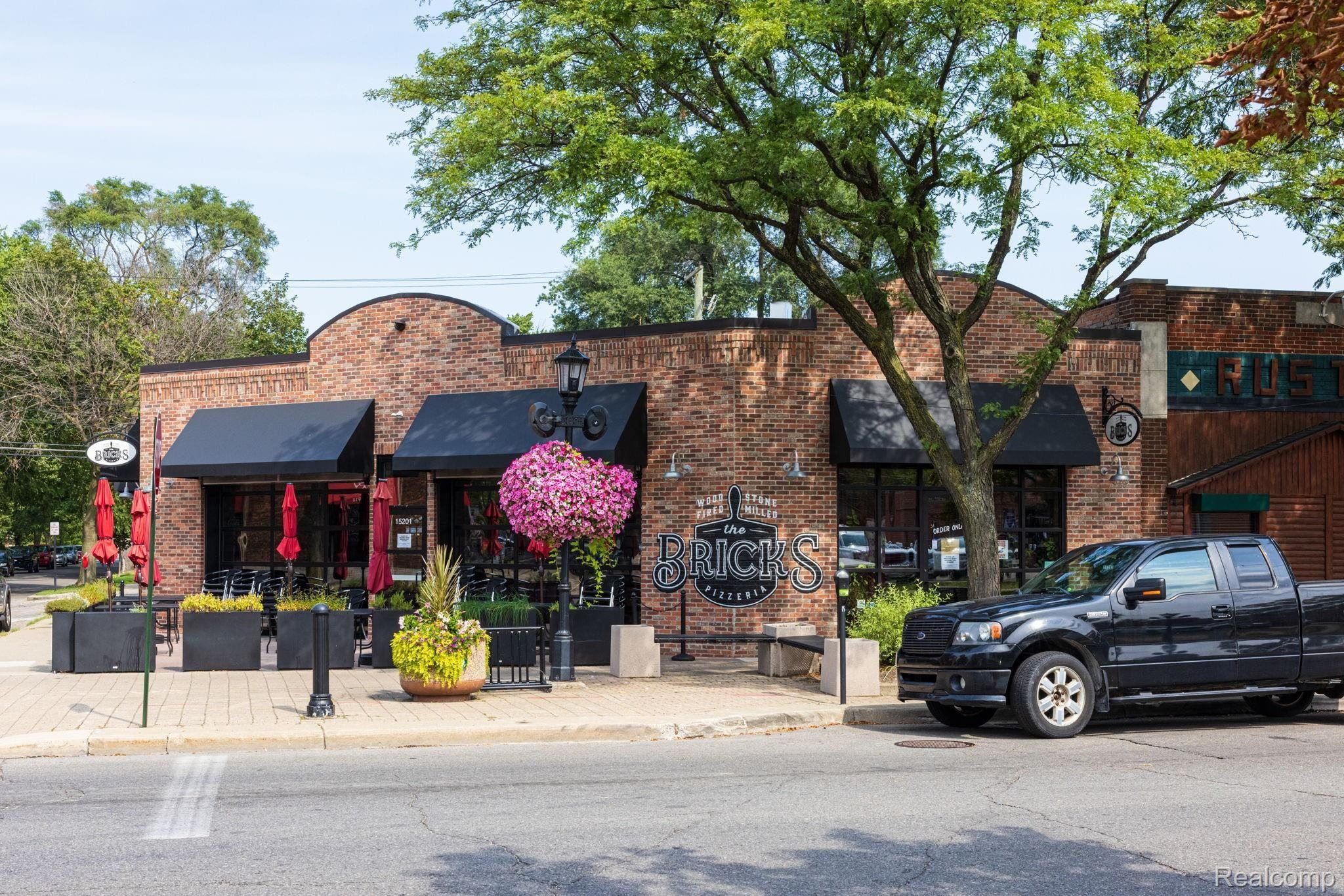 1122 Bishop Road Grosse Pointe, MI 48230 - Photo 41 of 44 Nearby The Bricks Pizzeria!