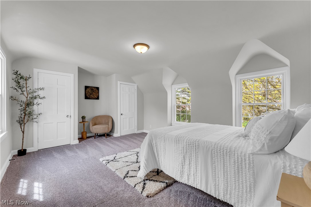 1539 Sunview Road Cleveland, OH 44124 - Photo 19 of 38 Carpeted bedroom featuring multiple windows