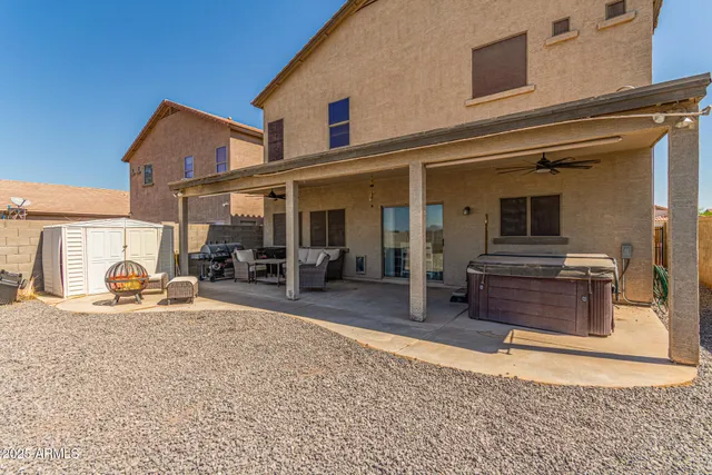 a view of a livingroom with furniture