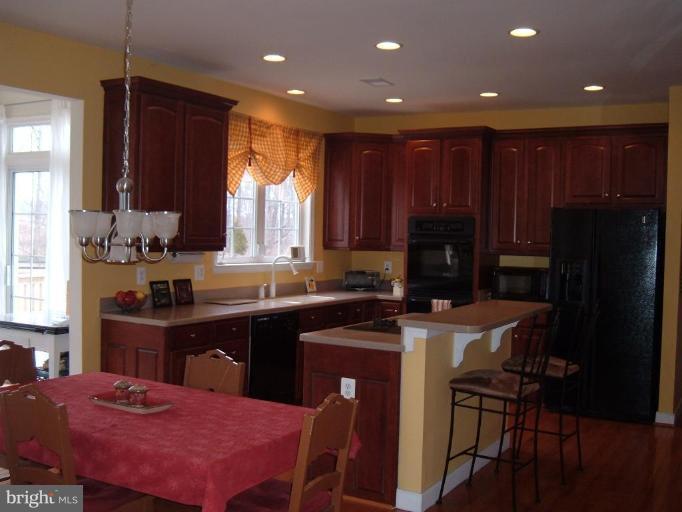 2425 Logmill Road Haymarket, VA 20169 - Photo 19 of 30 Kitchen #3