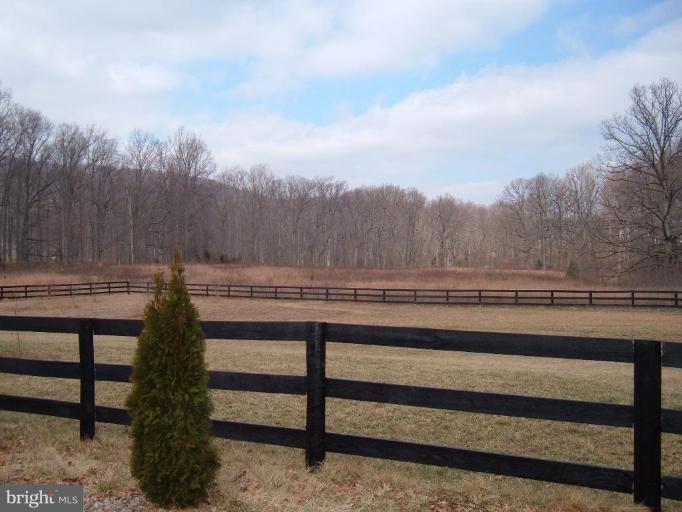 2425 Logmill Road Haymarket, VA 20169 - Photo 4 of 30 Exterior #2