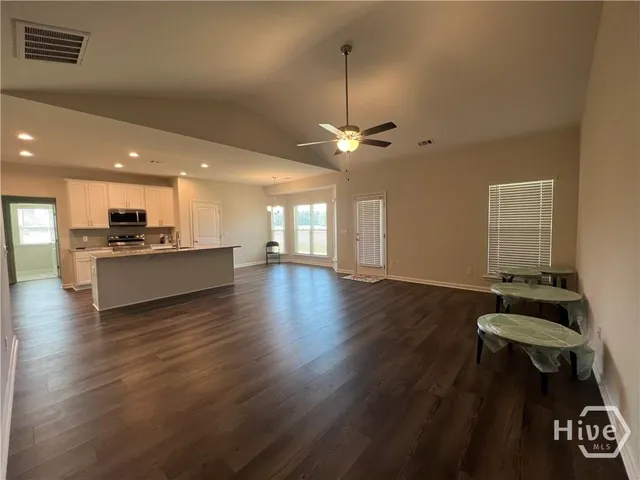 $3,000 | 105 Keats Grove, Savannah, GA 31401