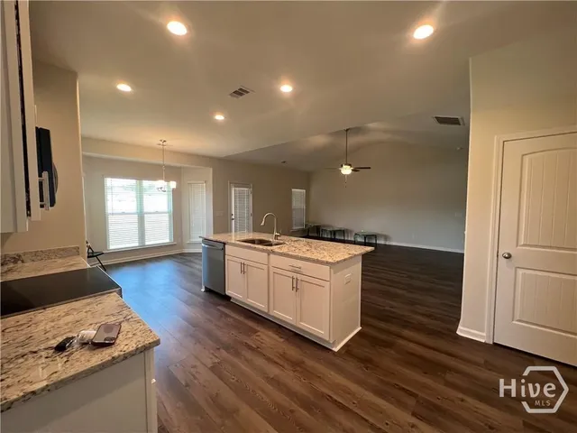 $3,000 | 105 Keats Grove, Savannah, GA 31401