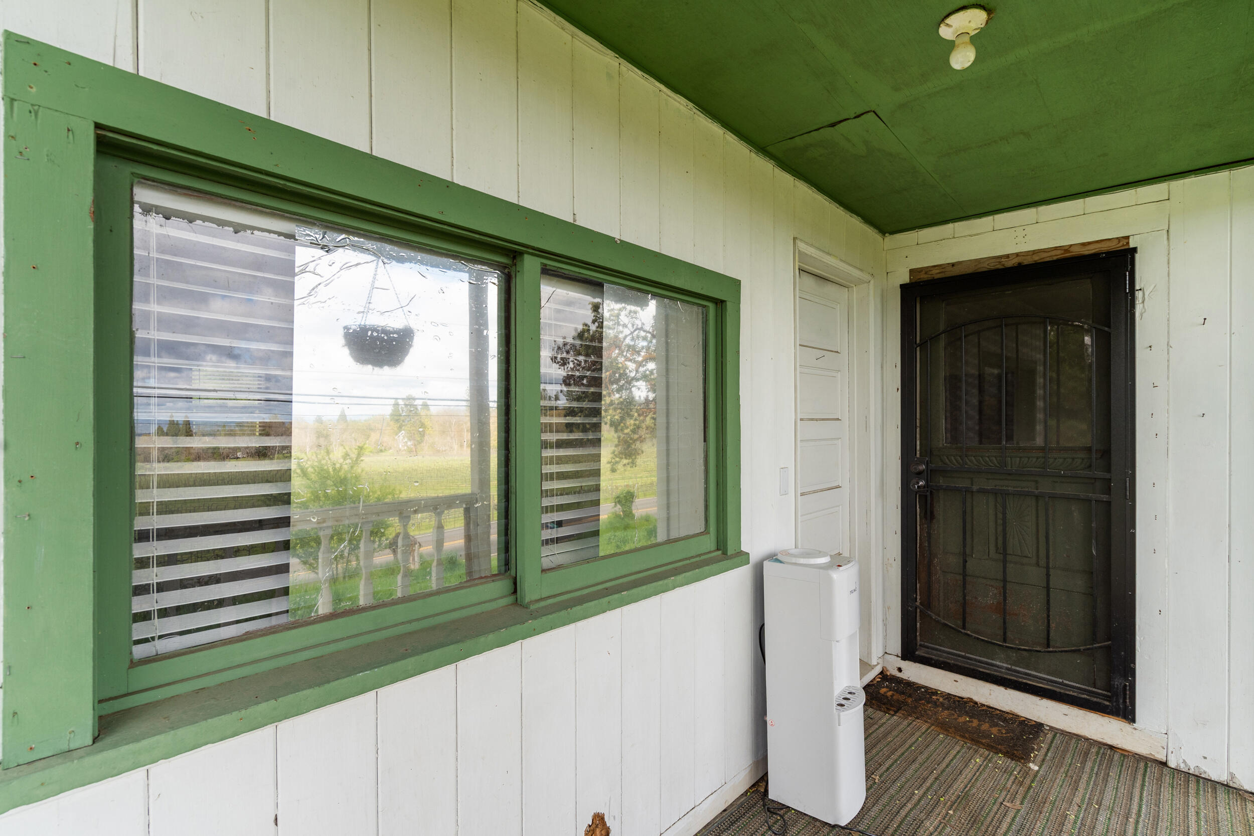 2373 Pioneer Road Talent, OR 97540 - Photo 10 of 28 09