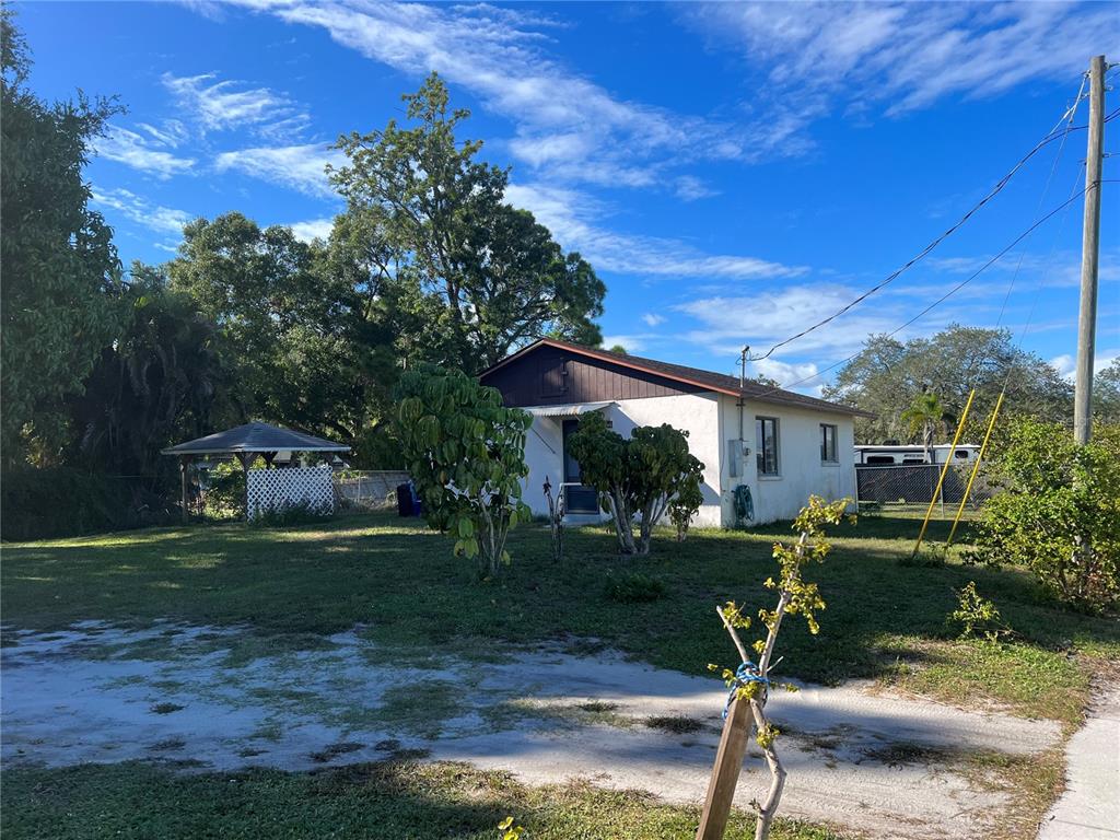 1562 Cattlemen Road Sarasota, FL 34232 - Photo 2 of 8 Gallery Image 2
