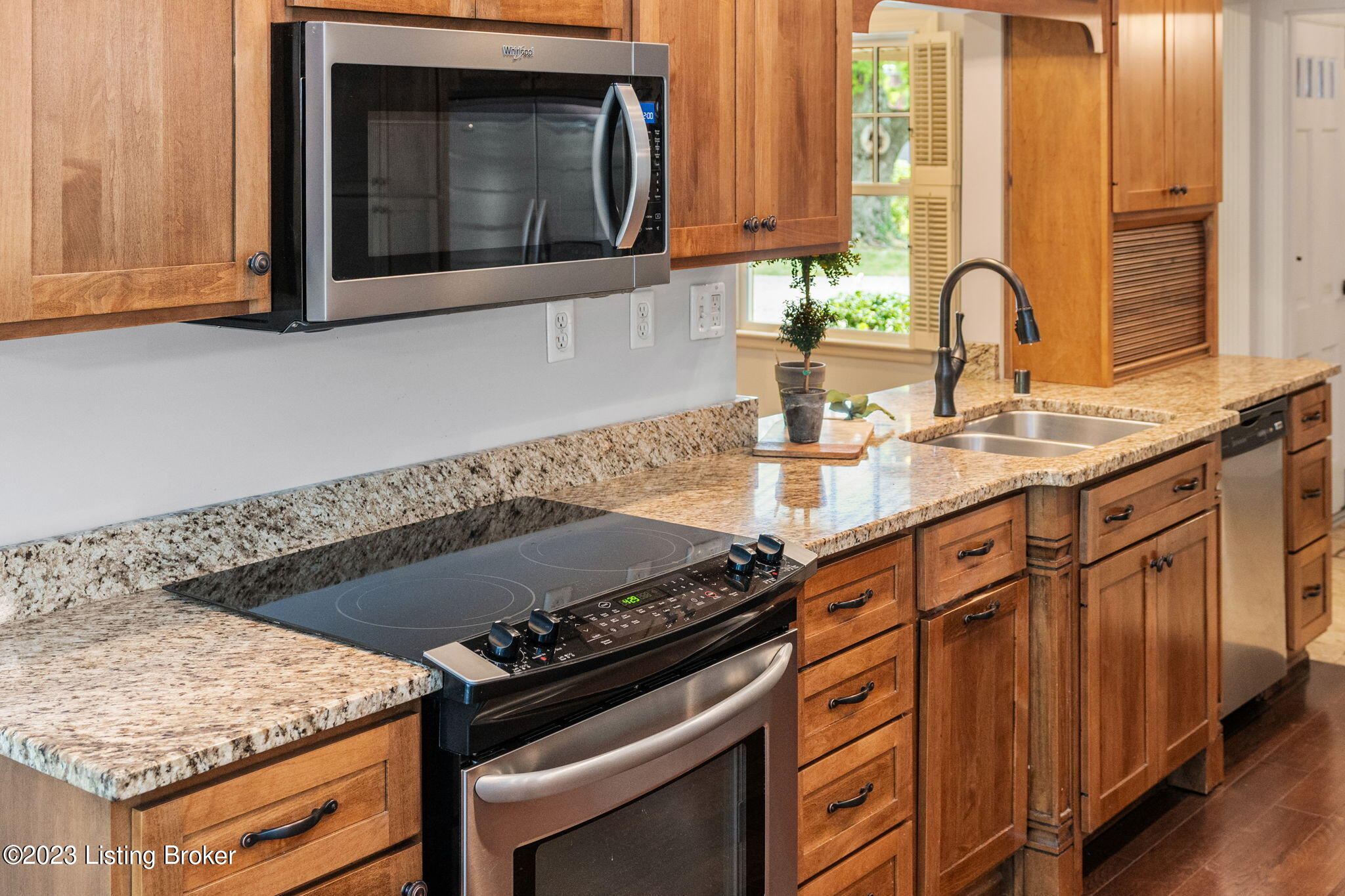 2410 Merrick Road Louisville, KY 40207 - Photo 10 of 63 2410 Merrick Rd-30