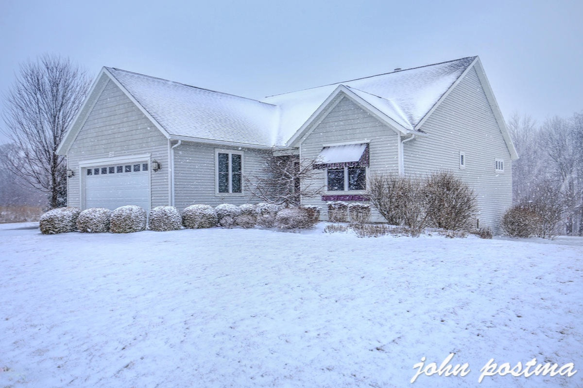 7290 Rivendell Farms Road Lowell, MI 49331 - Photo 2 of 31 IMG_3133