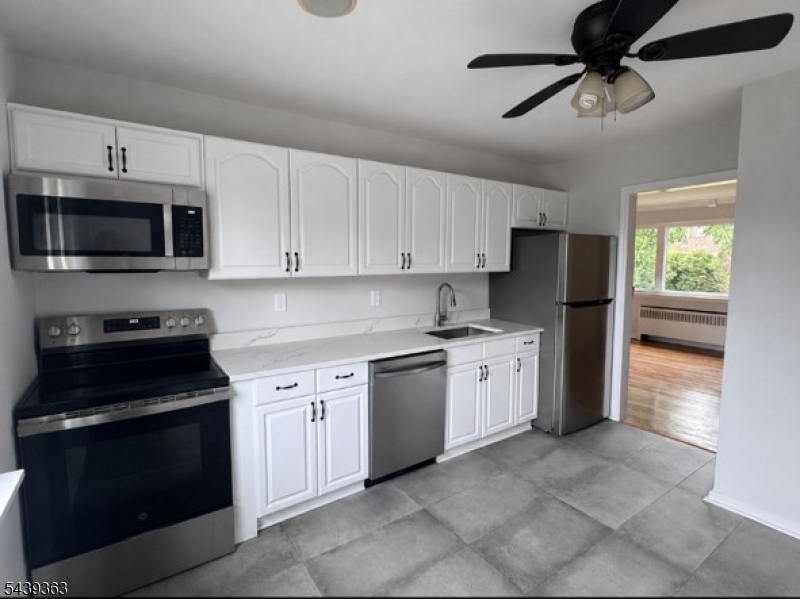 24 Troy Drive Springfield, NJ 07081 - Photo 4 of 10