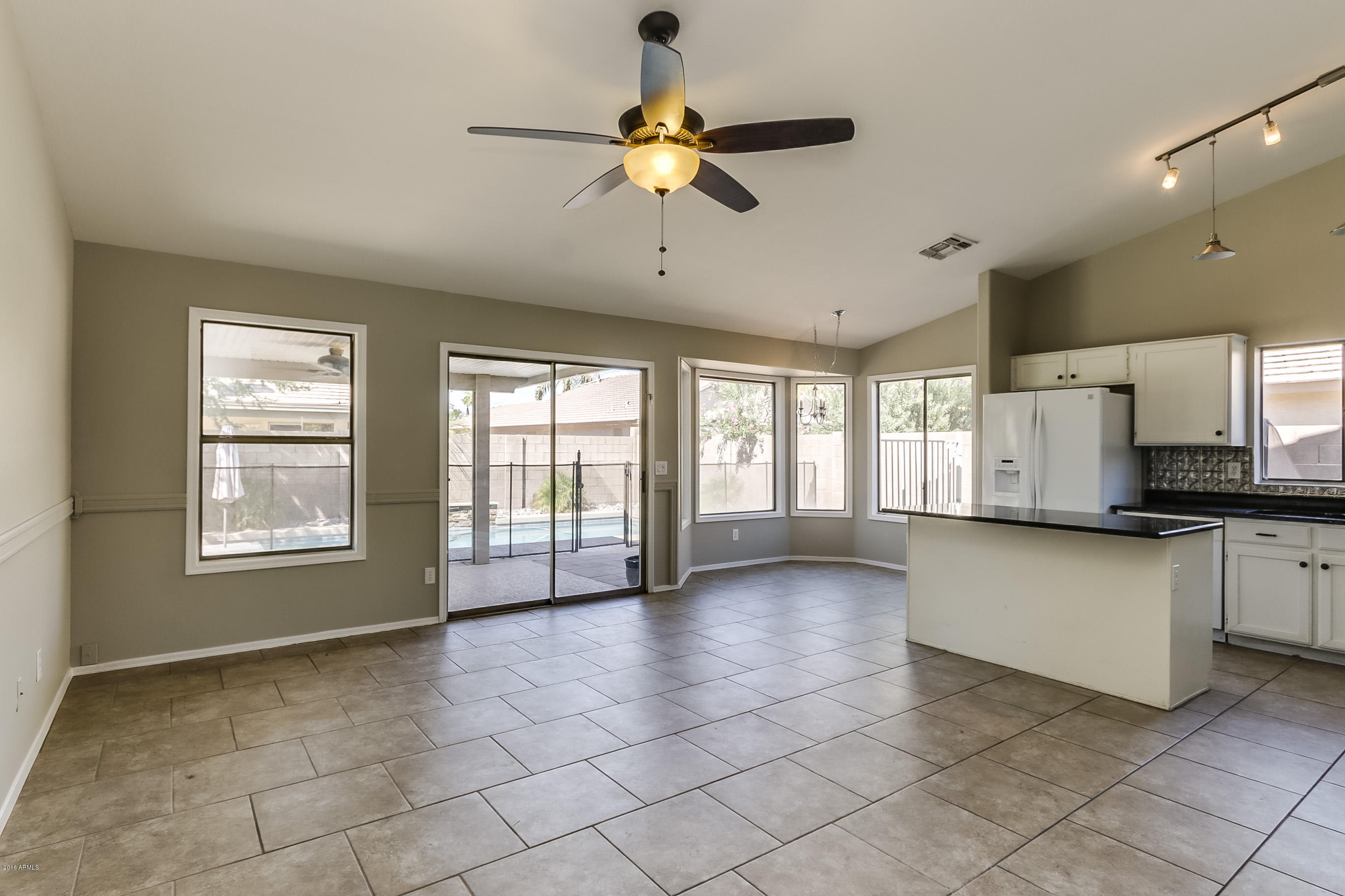 2352 East Smoke Tree Road Gilbert, AZ 85296 - Photo 12 of 37 SmokeTree - 017