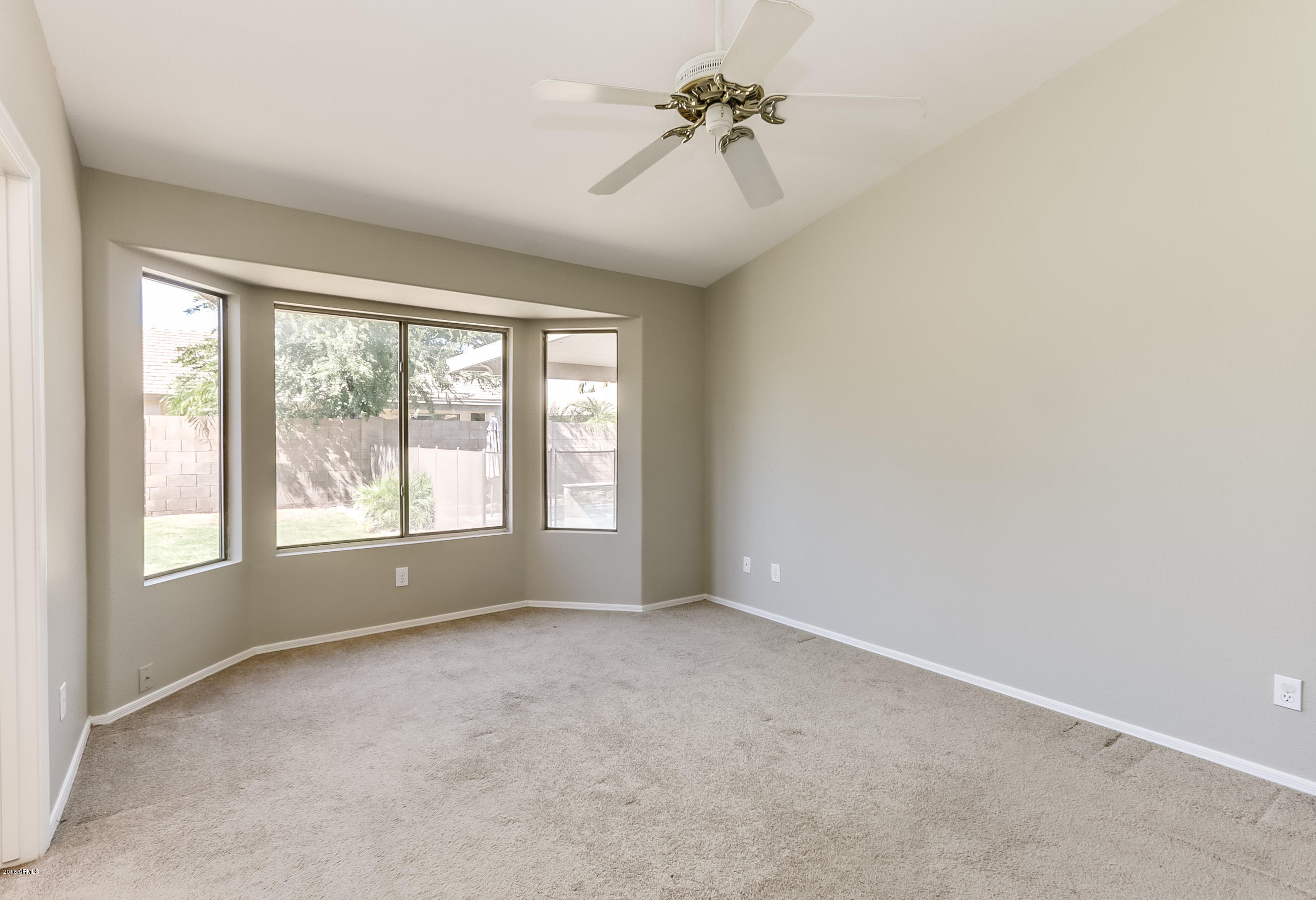2352 East Smoke Tree Road Gilbert, AZ 85296 - Photo 21 of 37 SmokeTree - 031