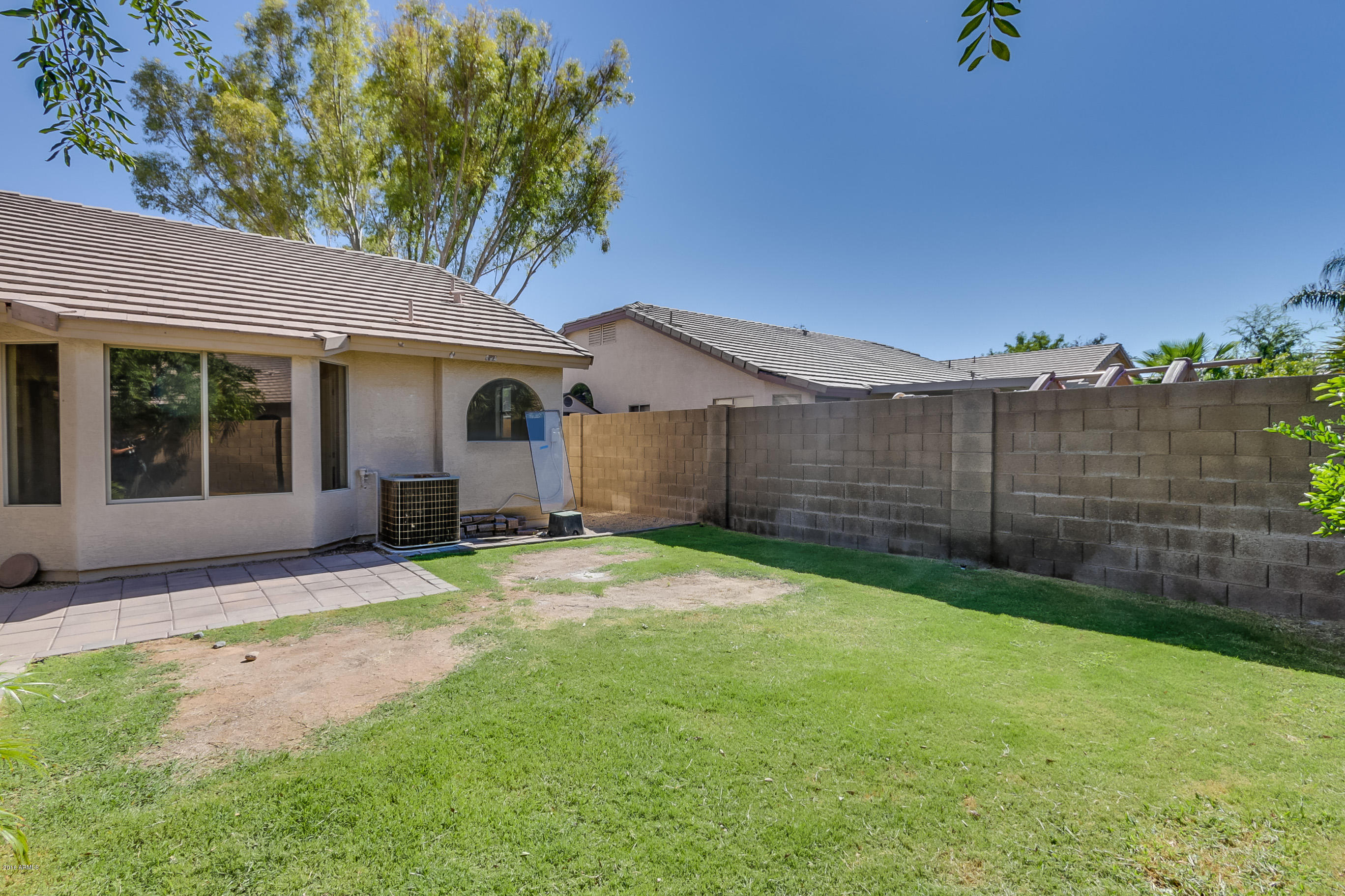 2352 East Smoke Tree Road Gilbert, AZ 85296 - Photo 35 of 37 SmokeTree - 044