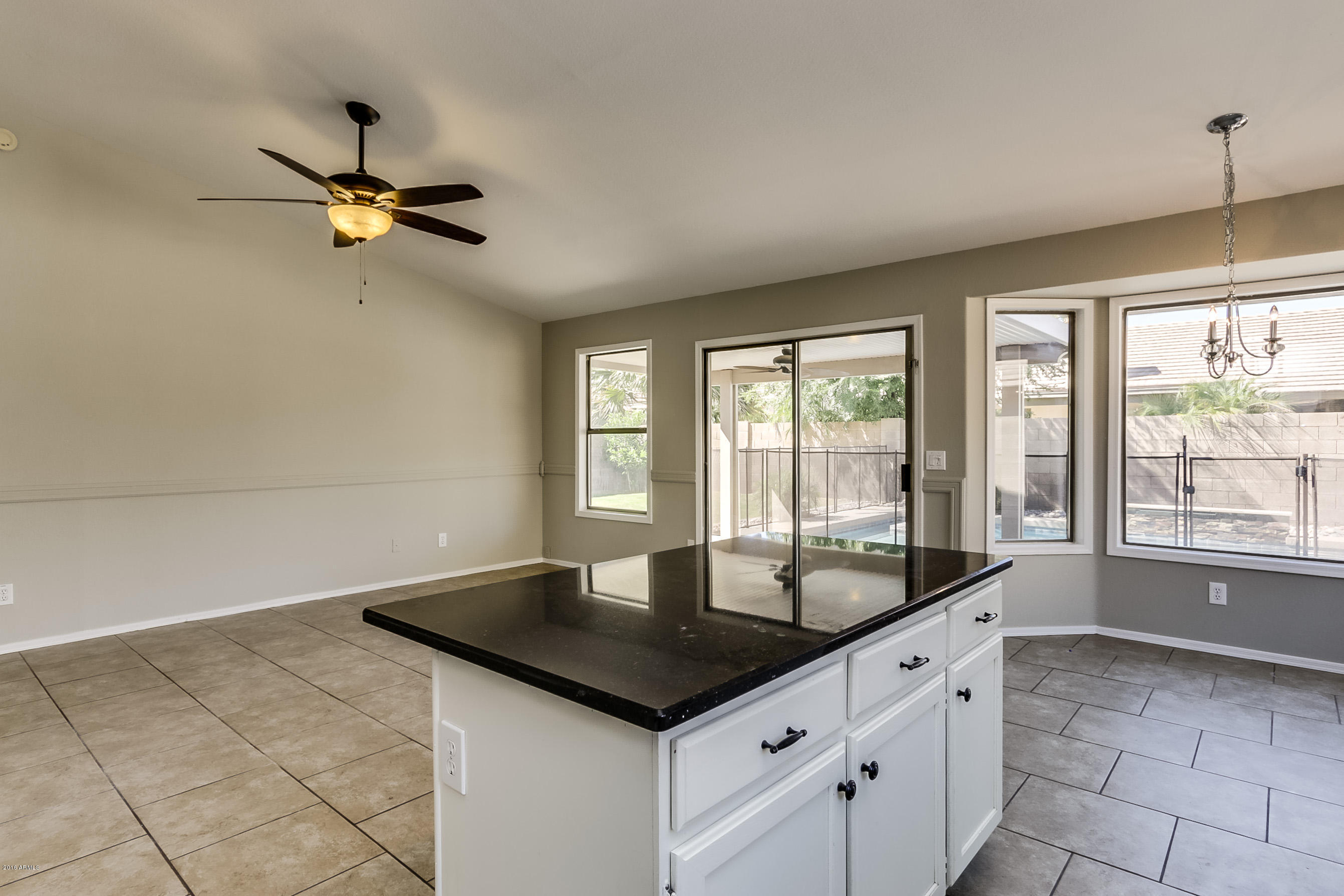 2352 East Smoke Tree Road Gilbert, AZ 85296 - Photo 5 of 37 SmokeTree - 007