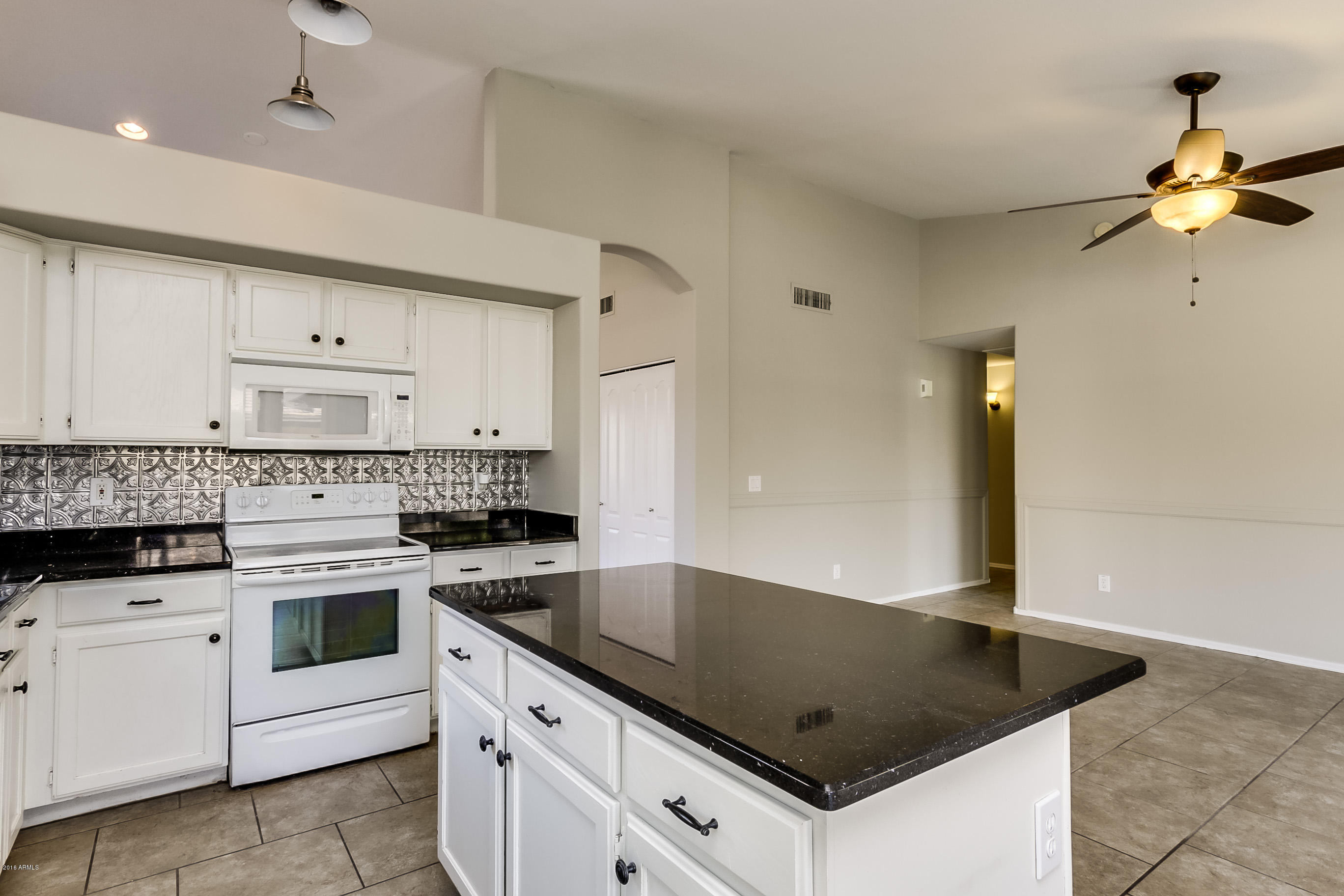 2352 East Smoke Tree Road Gilbert, AZ 85296 - Photo 6 of 37 SmokeTree - 008